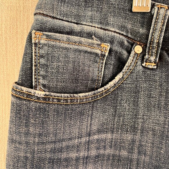 Chicos So Slimming Girlfriend Slim Leg Ankle Jeans   Size: 1 Tall - Picture 3 of 6